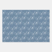 のパーソナライズされた青結婚と白のハートチャーム ラッピングペーパーシート (正面)