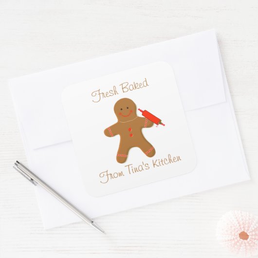 のピンの転がクリスマスを持つジンジャーブレッドマン スクエアシール (封筒)