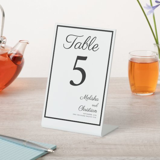 のペデスタル符号テーモダンブル結婚番号。 台座サイン (インサイチュ)