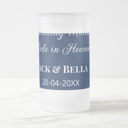 のマッチ結婚は天国結婚式の引き出物青で行われた フロストグラスビールジョッキ (中央)