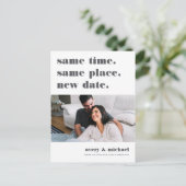 のモダン延期結婚写真の日付を保存 案内ポストカード (スタンド正面)