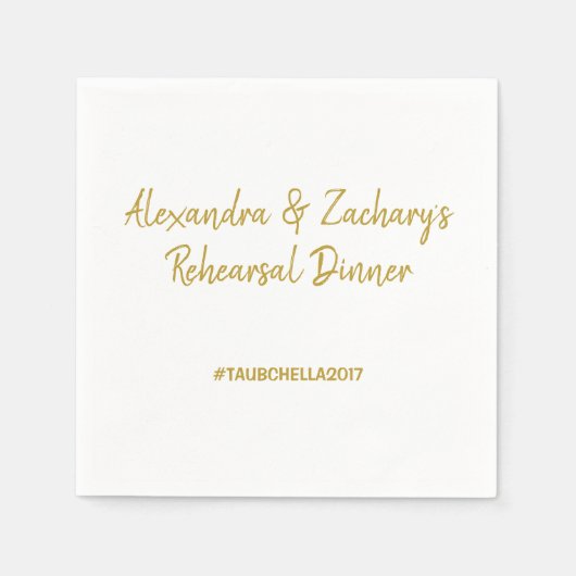 のリハ結婚ーサルディナーナプキンとハッシュタグ金ゴールド スタンダードカクテルナプキン (正面)