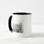 のワインを運ぶ船のモデル マグカップ (正面左)