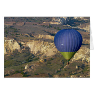 の上、の上でそして遠くに