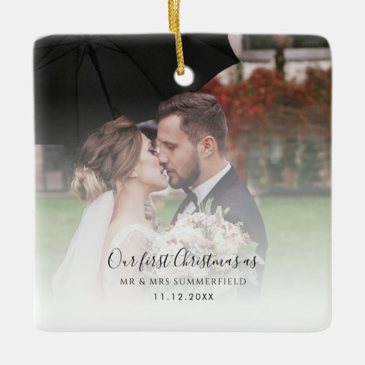 の写真結婚カップルの最初のクリスマスとミセス セラミックオーナメント (正面)