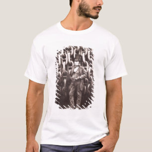 の前に立つIsambardの王国Brunel Tシャツ