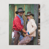 の前の手を握っているカウボーイおよび女性のカーボーイ ポストカード (正面)
