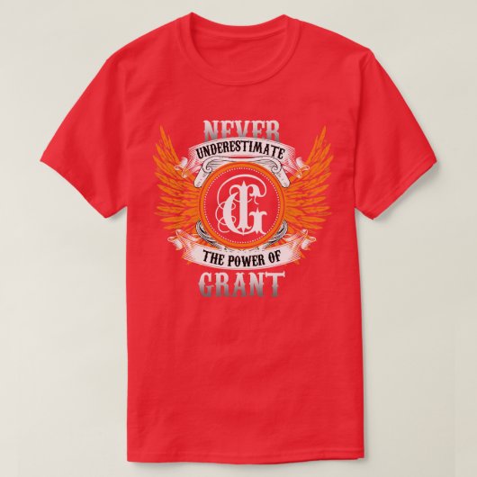 の力を決して過小評価しない名前シャツ Tシャツ (デザイン正面)