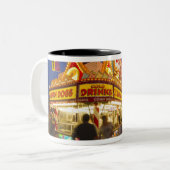 〜の北西モンタナフェアの食糧スタンド ツートーンマグカップ (正面左)