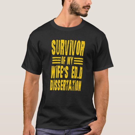 の妻のEd D博士号の遺族 Tシャツ (正面)