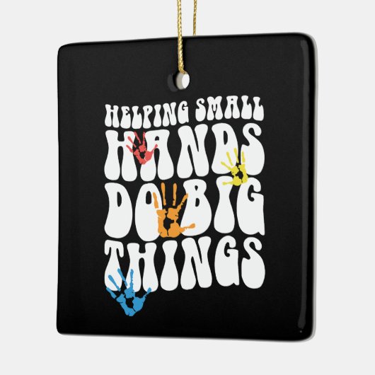 の小救済さな手は大きなことをする セラミックオーナメント (左)