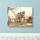 ~の建物中に蒸気クレーンが運転される キャンバスプリント (インサイチュ (ウッドフロア))