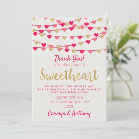 の愛ぶら下がったハートリトルスウィートベイビーシャワー サンキューカード (スタンド正面)