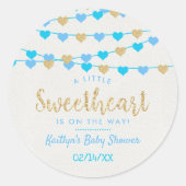の愛ぶら下がったハートリトルスウィートベイビーシャワー ラウンドシール (正面)