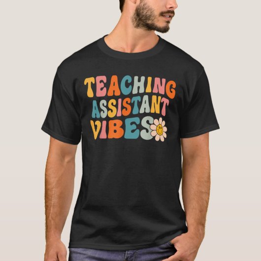 の教えアシスタントのバイブ学校レトロ初日 Tシャツ (正面)