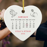 の日付結婚ハートカレンダー結婚した セラミックオーナメント<br><div class="desc">の日付結婚ハートカレンダー結婚したセラミックオーナメント。一致する項目が使用可能。</div>