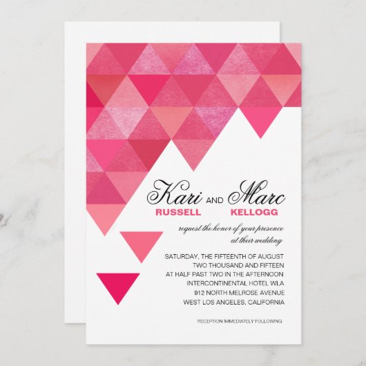 |の暗い赤紫色のショッキングピンクを結婚する幾何学的な三角形 招待状 (正面/裏面)
