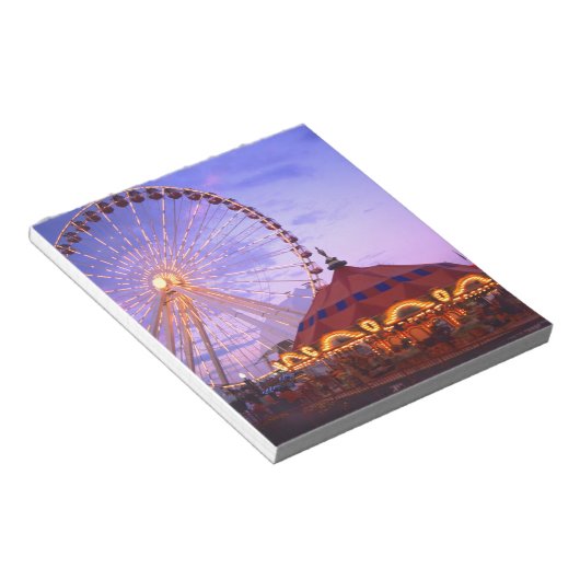 の海軍埠頭の観覧車と回転木馬 ノートパッド (アングル)