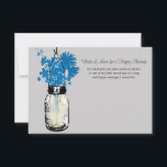の結婚アドバイスカード – Mason Jar アドバイスカード<br><div class="desc">お客与え様の各々は幸せな結婚のチップをダウンすることができますように、この結婚アドバイスカード。何年も読彼らを愛する。国のスタイルに最適結婚か、もしかしたらメイスン・ジャースを愛しているかもしれない！古いヴィンテージのメイスンぶら下がったジャーは、田舎の野草のフックに乗っている。クジャックブルーの田舎の野草で満たされたメイソンジャーの黒いスケッチと素晴らしい明るい灰色の背景色。このもしデザインで質問がある場合、または色の変更を希望する場合はpaula@labellarue.comメールにてお問い合わせRSVP、披露宴、GUEST SEATINGカードの一致も確認！</div>