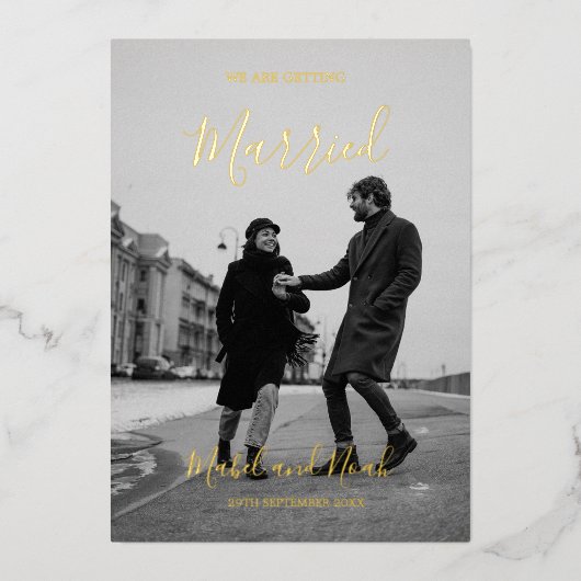 の結婚エレガント白黒写真金ゴールド 箔招待状 (正面)