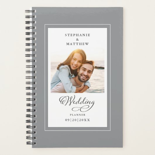 の結婚カスタムフォトグレー白エレガント文字 プランナー手帳 (正面)