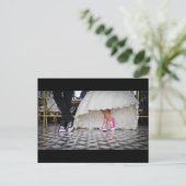 の結婚カップルのレトロスタイル50のダイナー ポストカード (スタンド正面)