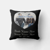 の結婚カップルモダンハート写真（白黒） クッション (裏面)