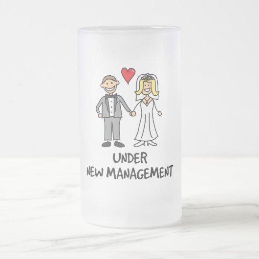 の結婚カップル – 新しい管理下 フロストグラスビールジョッキ (中央)