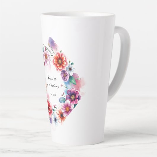 の結婚クリエイティブフローラ名カップル&日付 カフェラテマグ (右アングル)