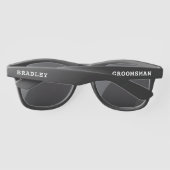 の結婚グローマモダンンパーソナライズされた名カスタム名 サングラス (裏面)