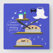 の結婚ケーキがつや消しを待つ スクエア壁時計 (正面)