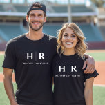の結婚モノグラパーソナライズされたム新郎新婦 Tシャツ<br><div class="desc">私たちのモノグラムの新婦結婚と新郎のTシャパーソナライズされたツで夫婦至福にステップイン。洗練を放つクラシックの白黒カラー結婚パレットを使用したミニマルなエレガンスの証。新郎新婦の結婚イニシャルを含む慎重に設計されたモノグラムは、あなたの特別な日の本質をパーソナライズされたキャプチャするtouchを追加する。新婚祝のTシャスタイリッシュツの新婚ステータス。詳細に注意を払って作ら気にれ、お互いのコミットメントをシックで快適に思い出させる役割を果たす。洗練されたデザインとモノグラムを組み合わせパーソナライズされたて結婚、私たちのモノグラムの新郎新婦と新郎Tシャツは、あなたが一緒にこの美しい旅に着手する際に大切にすることができ楽しい記念の品である。</div>