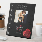 の結婚写真ウェルカムサイン心型レッドローズ –  台座サイン (インサイチュ)