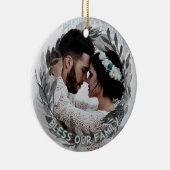 の結婚写真パーソナライズされたフローラリース セラミックオーナメント (右)