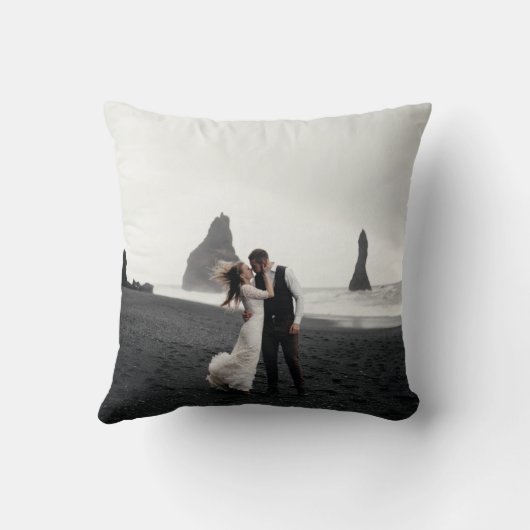 の結婚写真記憶が新しく保存さ結婚れた クッション (裏面)