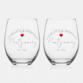 の結婚名パーソナライズされた前とハート付きEst Year ステムなしワイングラス (正面)