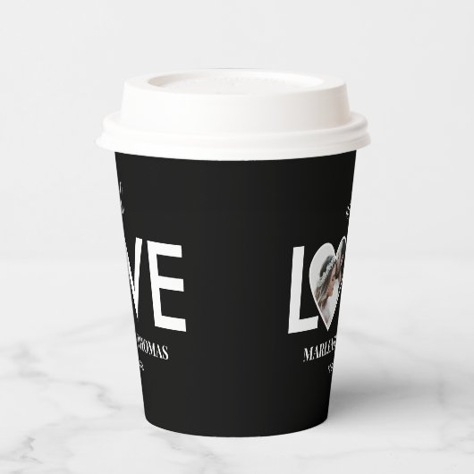 の結婚婚約カスタムフォトブラックハートフレーム 紙コップ (左)