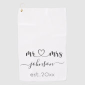 の結婚婚約ハートミセス・ネームパーソナライズされた ゴルフタオル (正面)