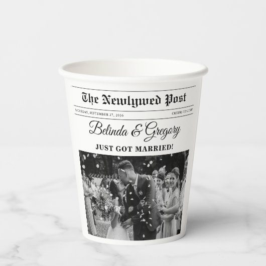 の結婚新聞おもしろい白黒フォトズ結婚 紙コップ (裏面)