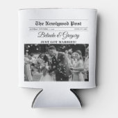 の結婚新聞おもしろい白黒フォトズ結婚 缶クーラー (正面)