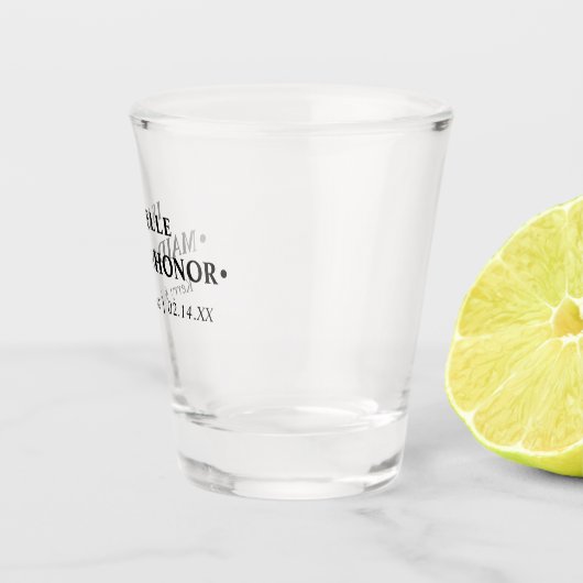 の結婚日付と名前のメイド・オブ・オーナー（花嫁付き添い人）パーソナライズされた ショットグラス (右)