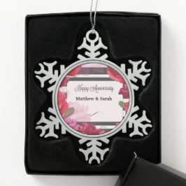 の結婚記念日のバラストライプ、名前をカスタムする スノーフレークピューターオーナメント
