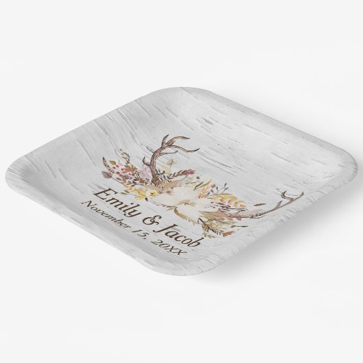 の結婚鹿〔雄ジカの〕枝角オン樺の木 ペーパープレート (傾斜あり)