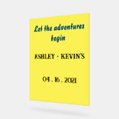 の結婚黄色の背景を持つアクリルサイン アクリルサイン (傾斜)