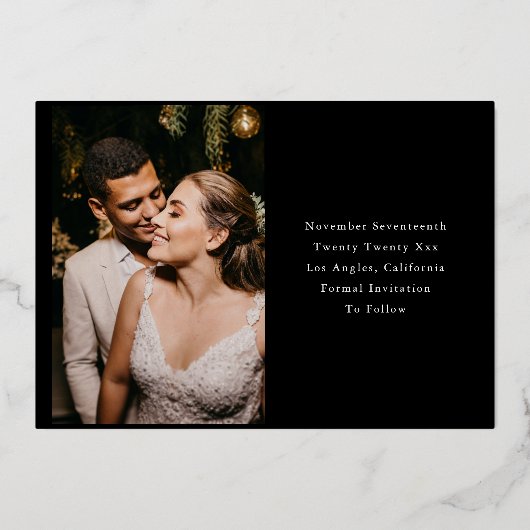 の結婚黒い幾何学的金ゴールド日付を保存 箔招待状 (裏面)