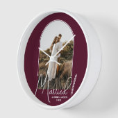 の結婚Arch Photo Burgundy 壁時計 (傾斜)