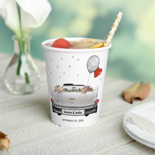 の結婚Oldtimer Car w/Names & Date紙カップ 紙コップ (インサイチュ)