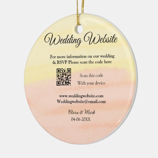 の結婚webサイトの追加Q Rコードスキャンの追加名前日付ye セラミックオーナメント (左)