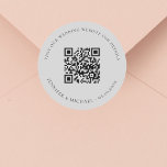 の結婚webサイトQRコード詳細rsvp gray ラウンドシール<br><div class="desc">WebサイトのURL結婚を追加する。詳細については、詳細、オンライン出欠。明るい灰色の背景、黒い文字。</div>