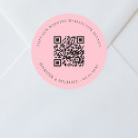 の結婚webサイトQRコード詳細rsvp pink ラウンドシール<br><div class="desc">WebサイトのURL結婚を追加する。詳細については、詳細、オンライン出欠。ピンク色の背景、黒い文字。</div>